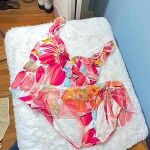 Be Creative bathing suit tankini size med too large bottoms